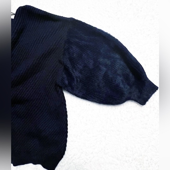 Chelsea & Violet NWT Small V-Neck Fuzzy Balloon Sleeve Knit Navy Sweater - Picture 4 of 5